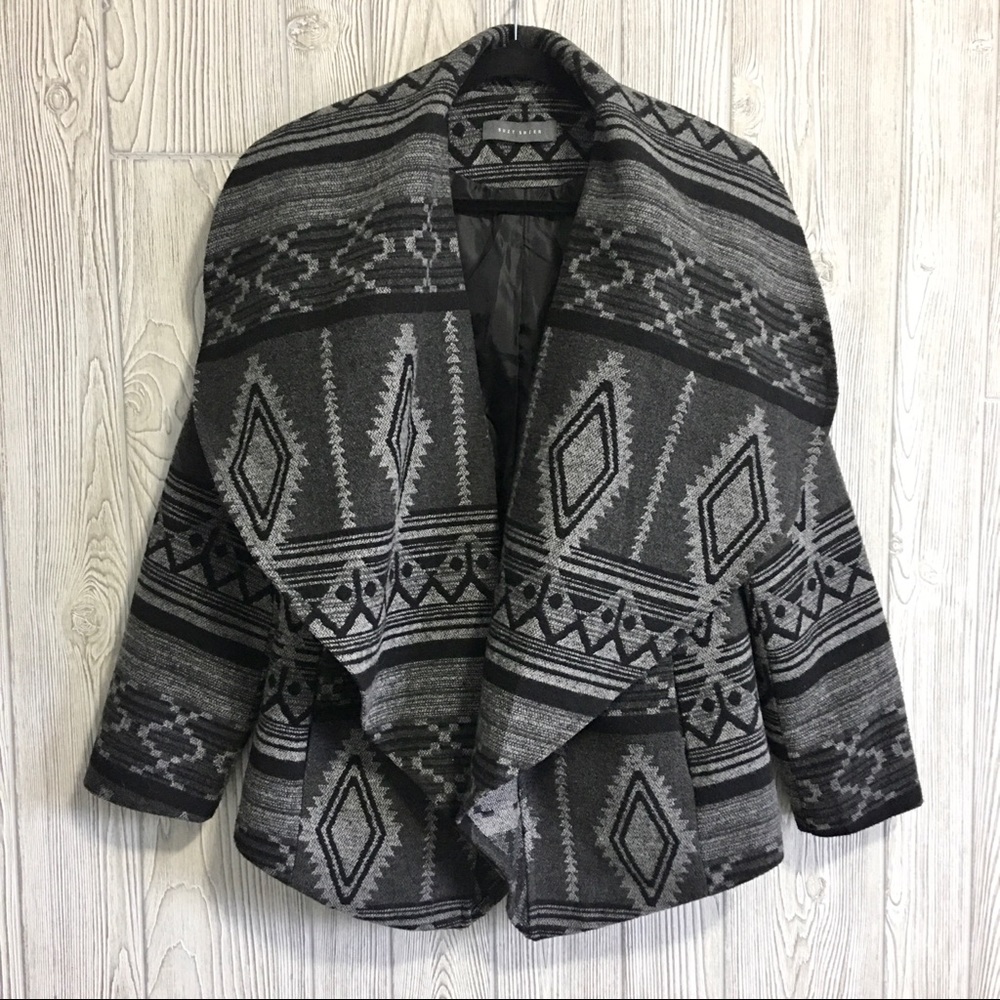 💥Host Pick💥Suzy Shier Size M Wool Blend Gray Ca…